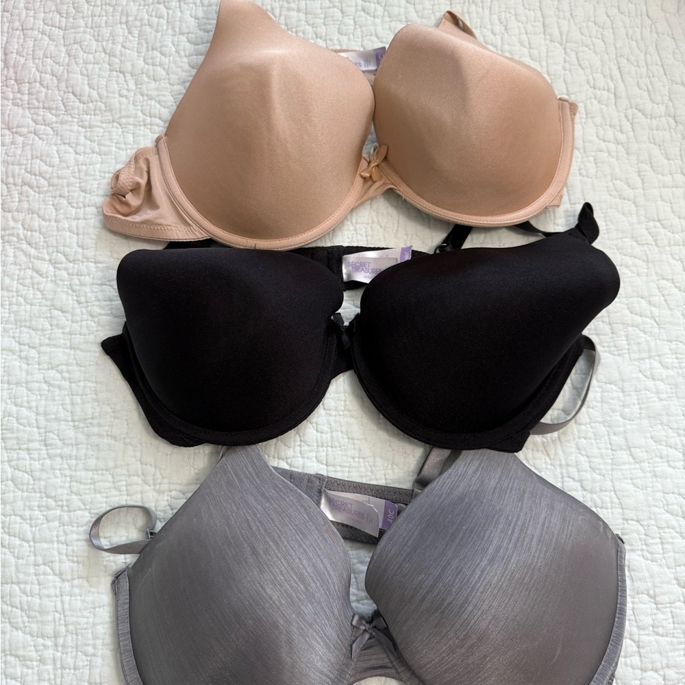 Women's  T-shirt bras lot of 3 - Black, Gray, and Tan Bras 40C